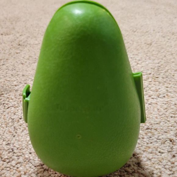 Tupperware Avocado Keeper Green 6358A-4 Storage - Picture 2 of 6